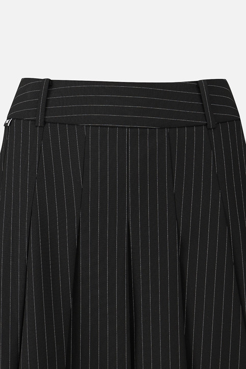 WOMEN STRIPED PLEATED SKIRT