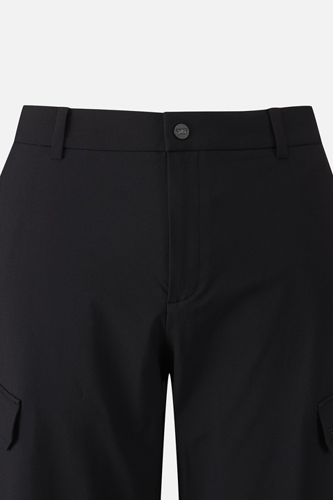 MEN POCKET POINT SEMI-TAPERED FIT PANTS