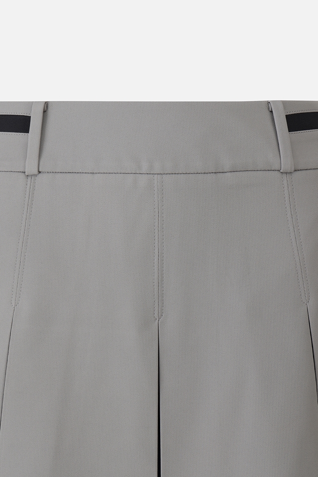 WOMEN PLEATED SKIRT