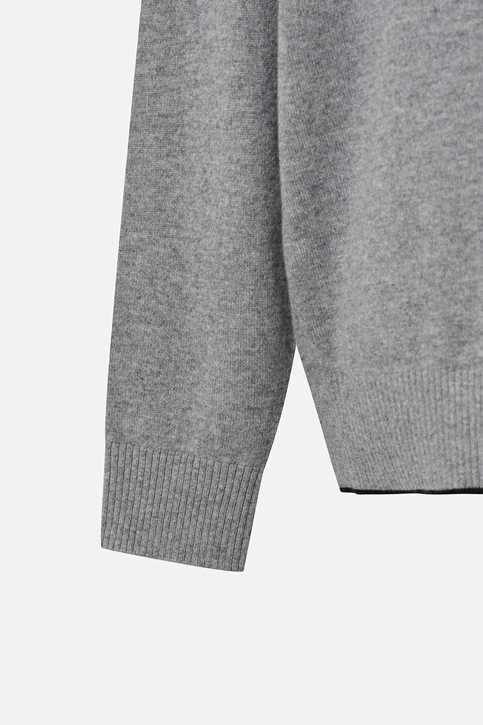 CASHMERE SWEATER