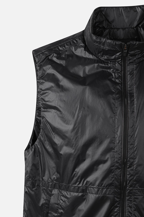 MEN ALPHA-LINED LIGHTWEIGHT VEST PKFPM620721 BLACK