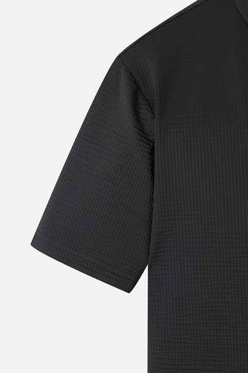 NEW TEXTURED COLLAR SHORT SLEEVE