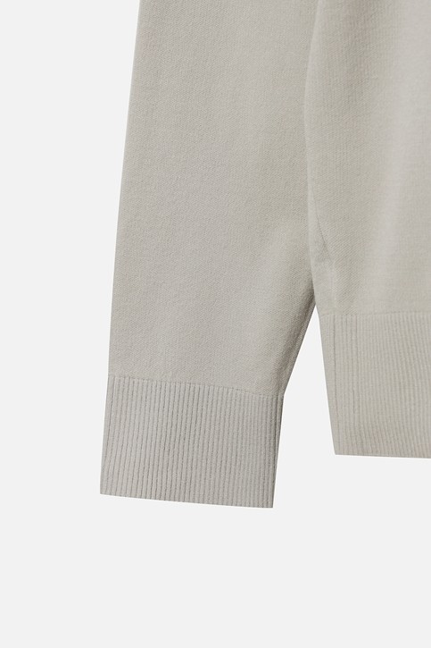 MEN COLOR BLOCKED ROUND NECK SWEATER