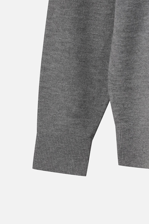 MEN COLOR BLOCKED ROUND NECK SWEATER