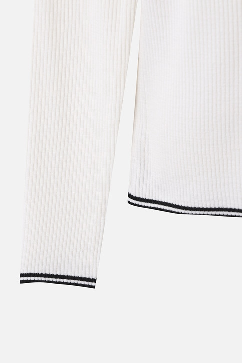 WOMEN SLIM COLLARED SWEATER