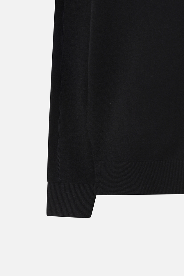 BASIC ROUND NECK SWEATER