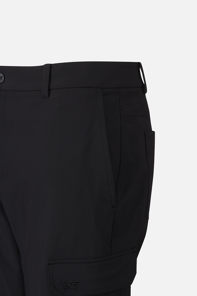 MEN POCKET POINT SEMI-TAPERED FIT PANTS