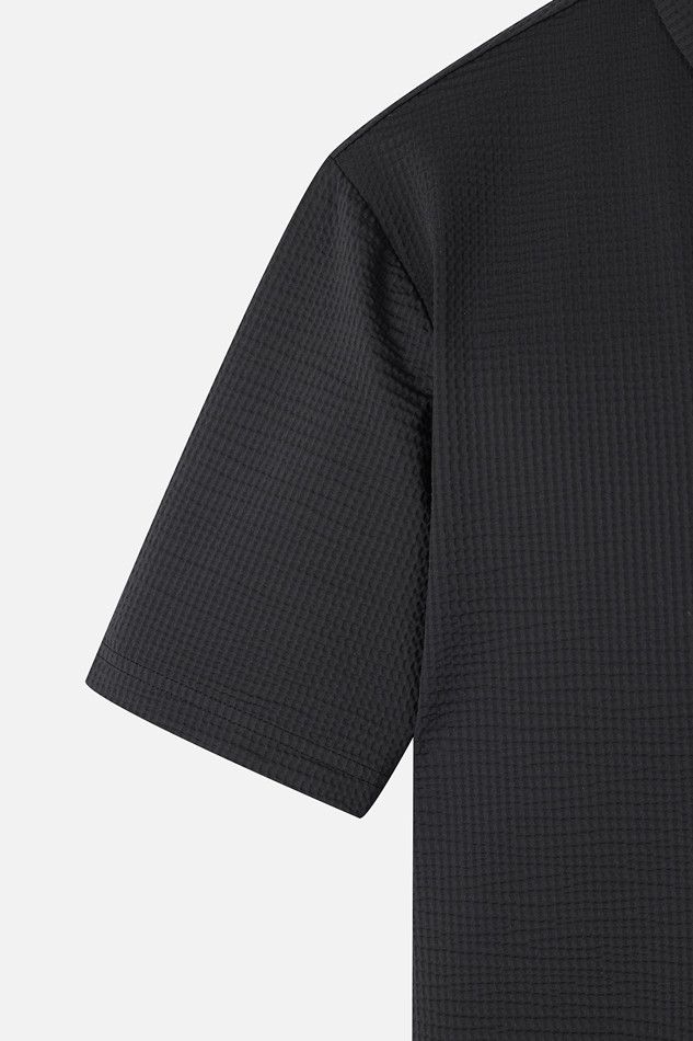NEW TEXTURED COLLAR SHORT SLEEVE