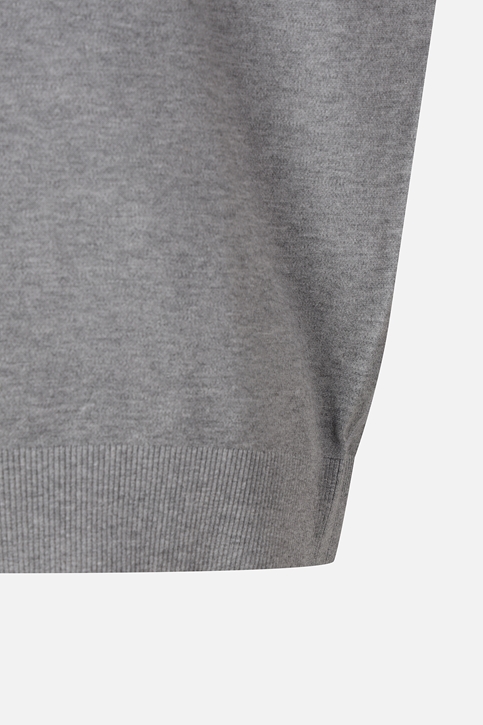 BASIC ROUND NECK SWEATER