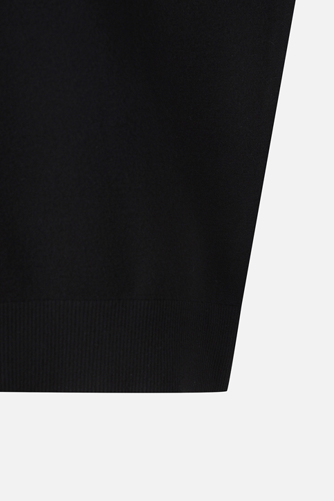 BASIC ROUND NECK SWEATER