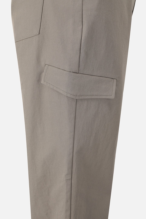 MEN SEMI-TAPERED FIT PANTS