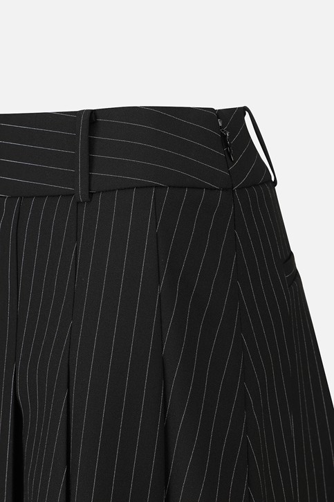 WOMEN STRIPED PLEATED SKIRT