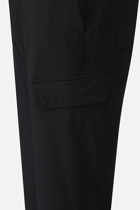 MEN POCKET POINT SEMI-TAPERED FIT PANTS