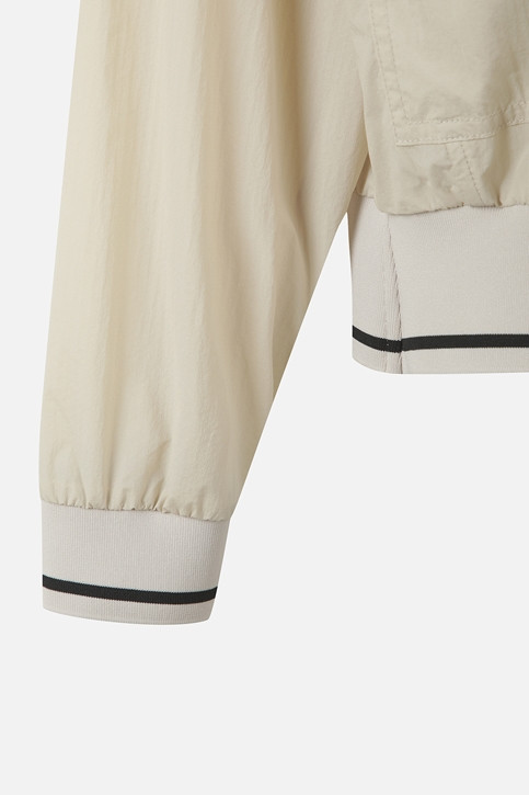 WOMEN PERFORMANCE WOVEN JACKET