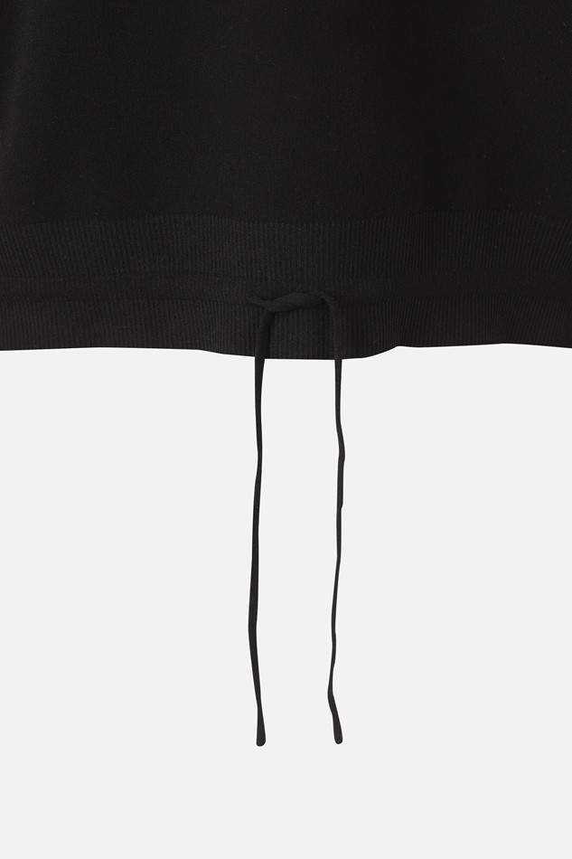 WOMEN ROUND NECK SWEATER