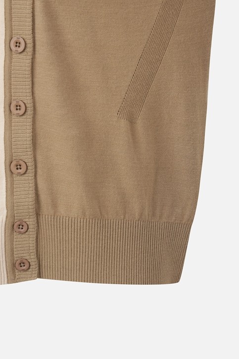 WOMEN V-NECK KNIT CARDIGAN