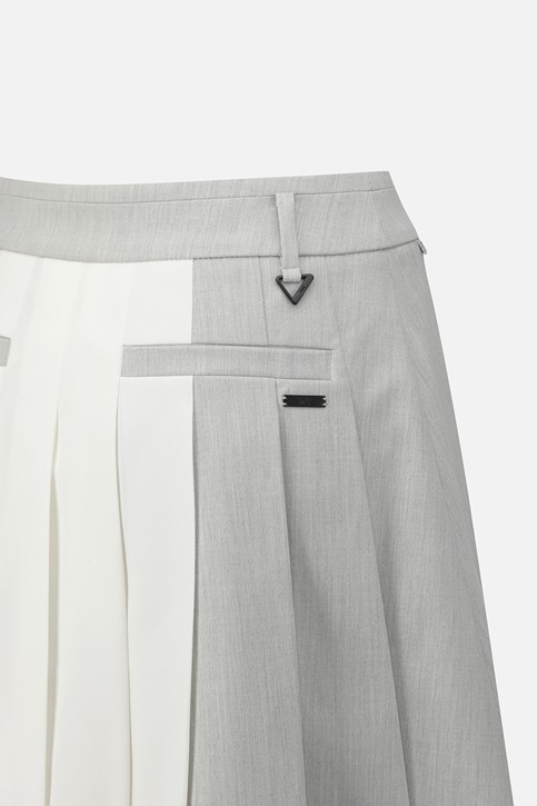 WOMEN TRICOLOR PLEATED SKIRTS