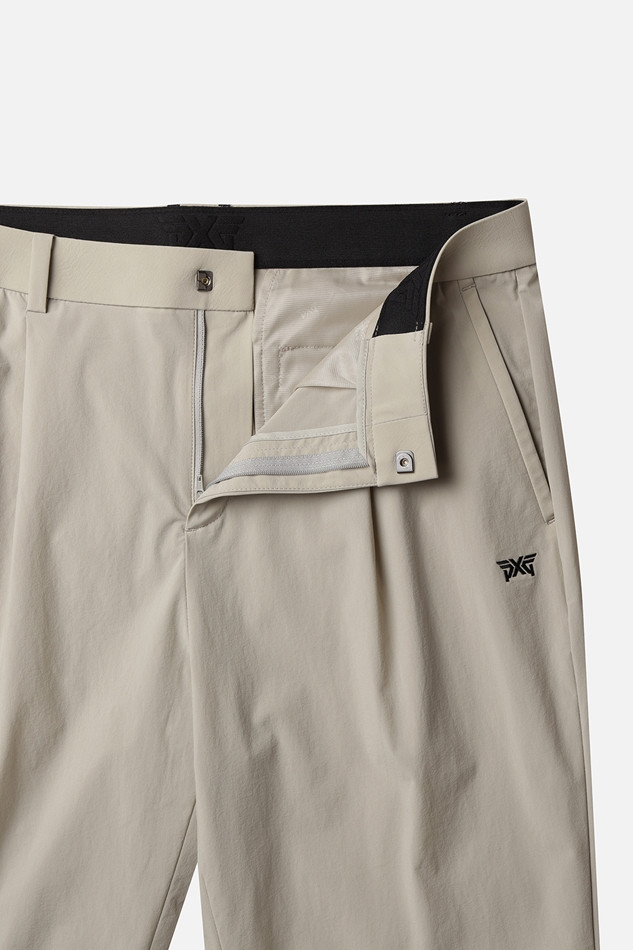 MEN ESSENTIAL TAPERED FIT PANTS