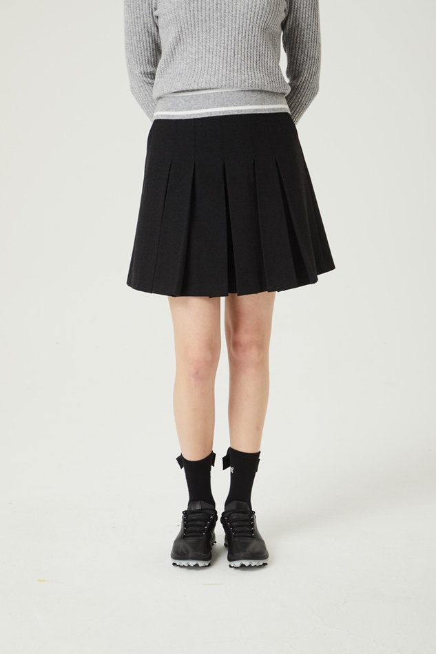 WOMENS PLEATED HALF PANTS