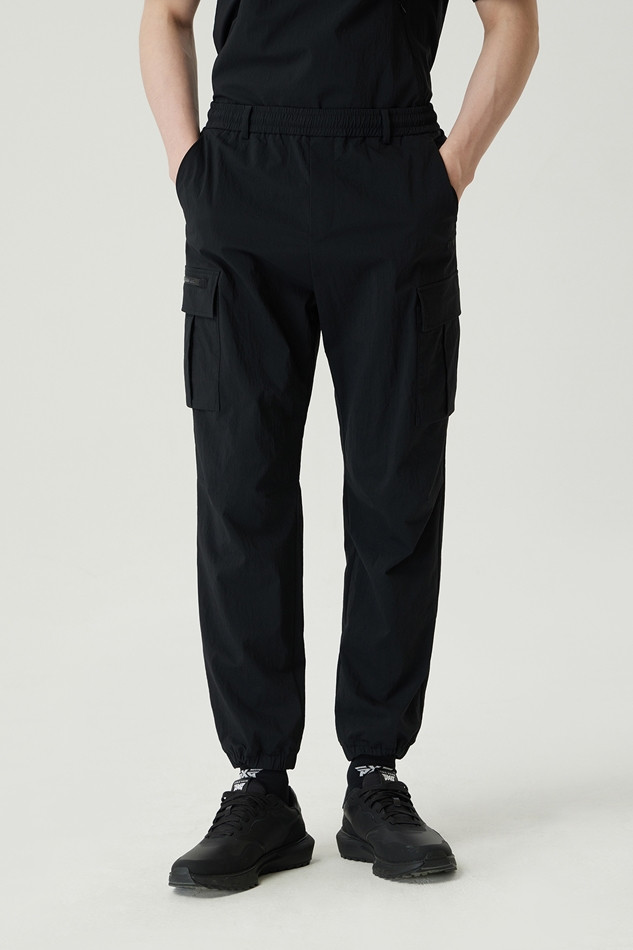 MEN POCKET POINT JOGGER FIT PANTS