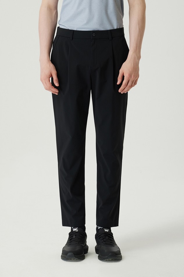 MEN ESSENTIAL TAPERED FIT PANTS