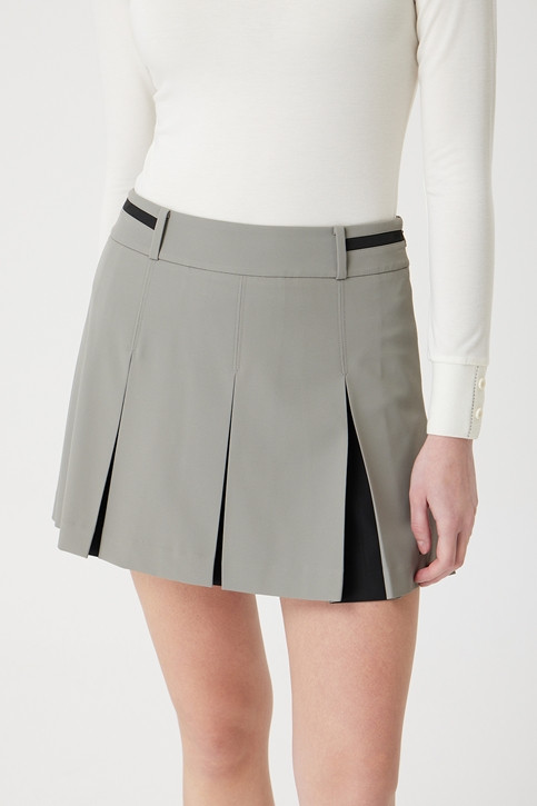 WOMEN PLEATED SKIRT