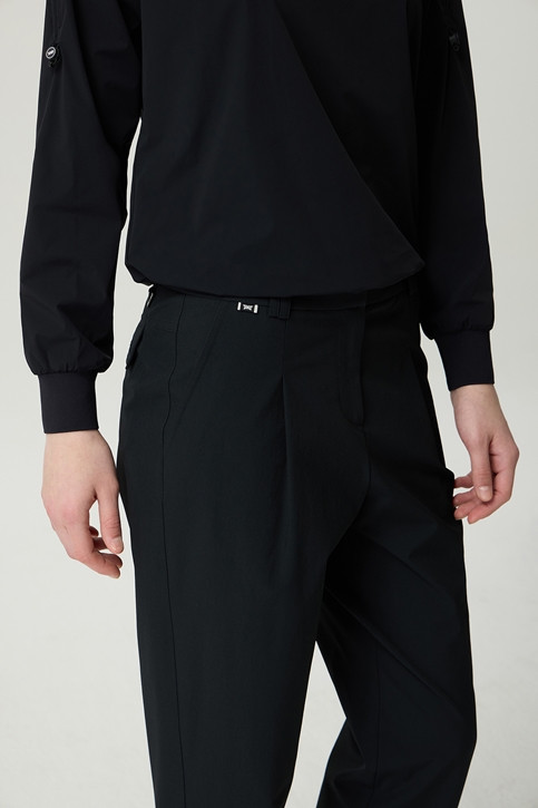 WOMEN TAPERED FIT PANTS