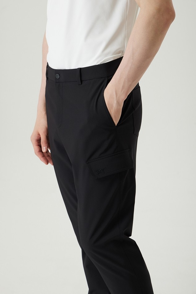 MEN POCKET POINT SEMI-TAPERED FIT PANTS