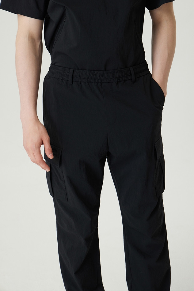 MEN POCKET POINT JOGGER FIT PANTS