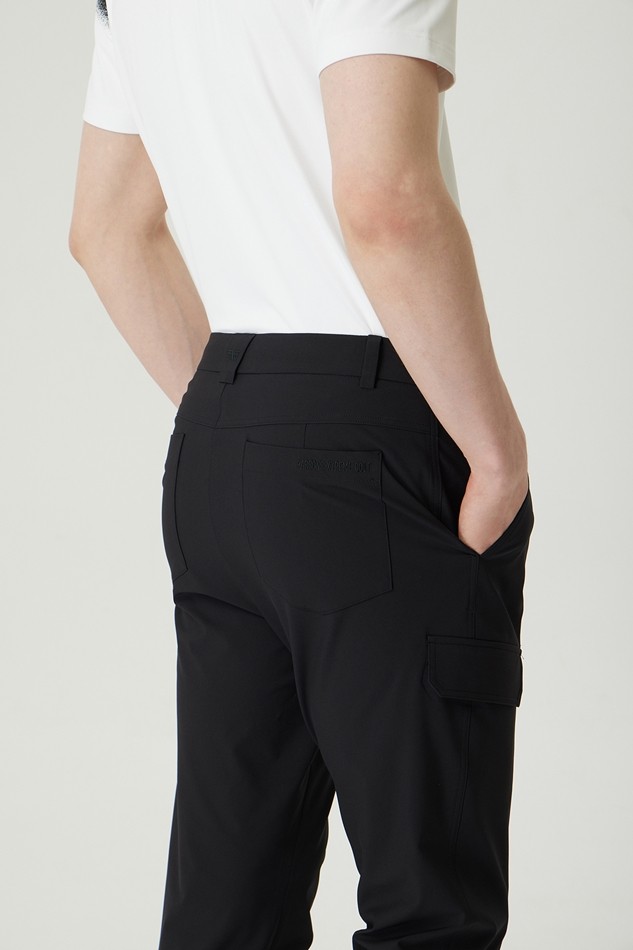MEN POCKET POINT SEMI-TAPERED FIT PANTS