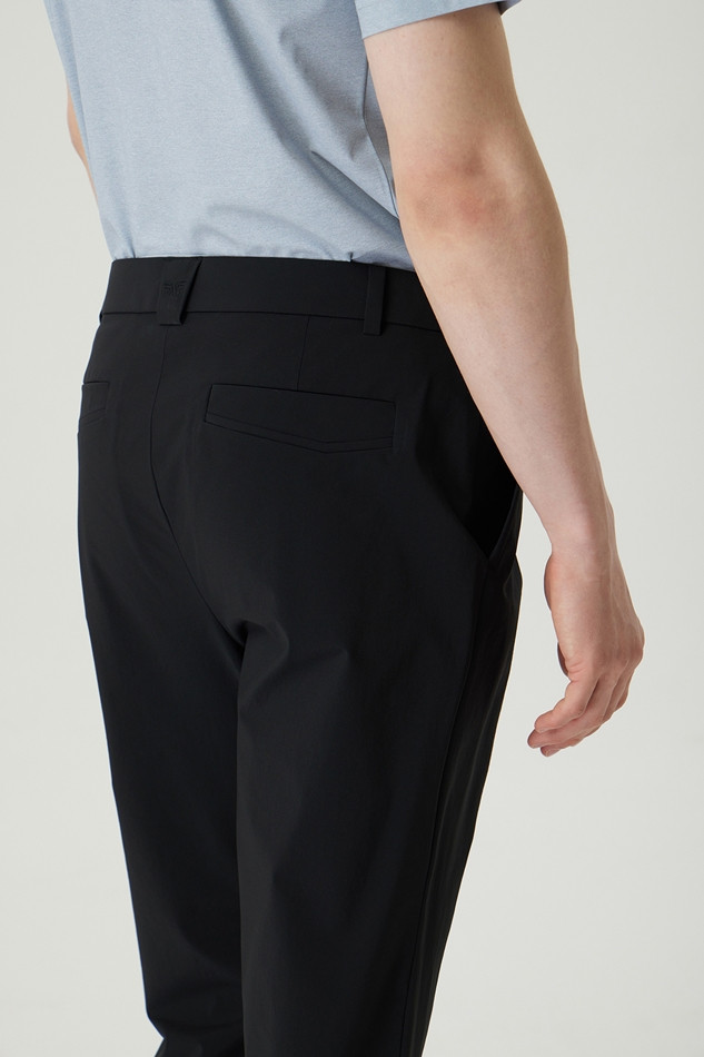 MEN ESSENTIAL TAPERED FIT PANTS