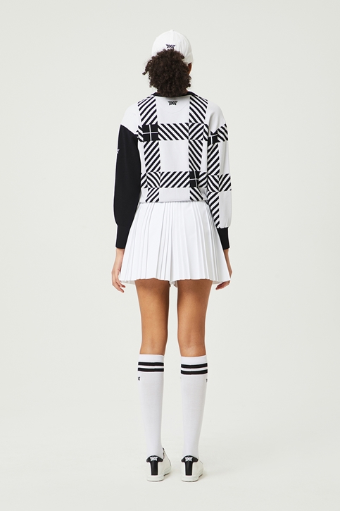 PATTERN R-NECK SWEATER