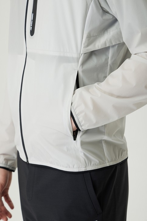 MEN PERFORMANCE LIGHT WEIGHT JACKET