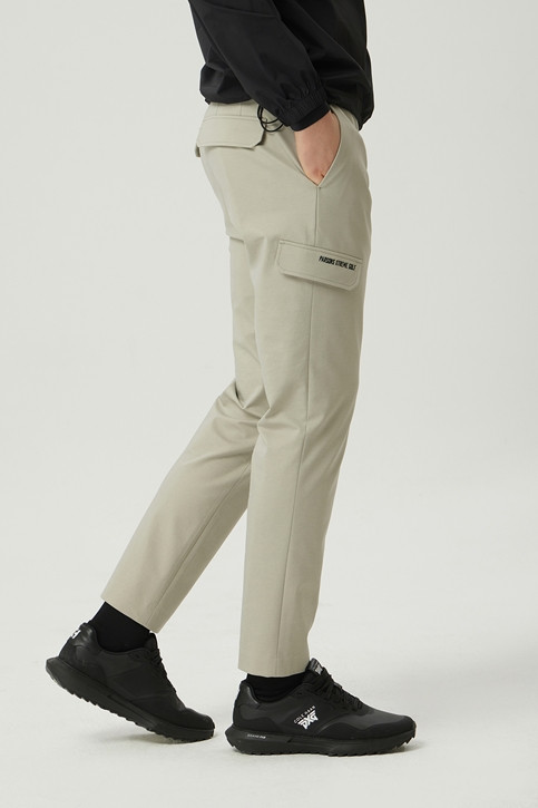 MEN SEMI-TAPERED FIT PANTS