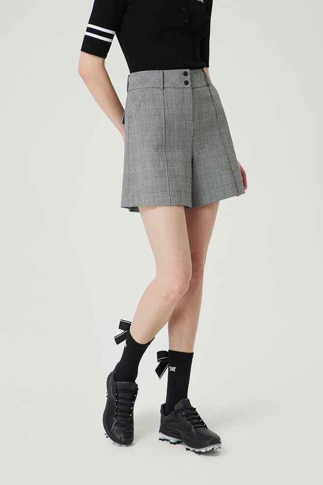 WOMEN SUMMER ONE TUCK SHORT PANTS